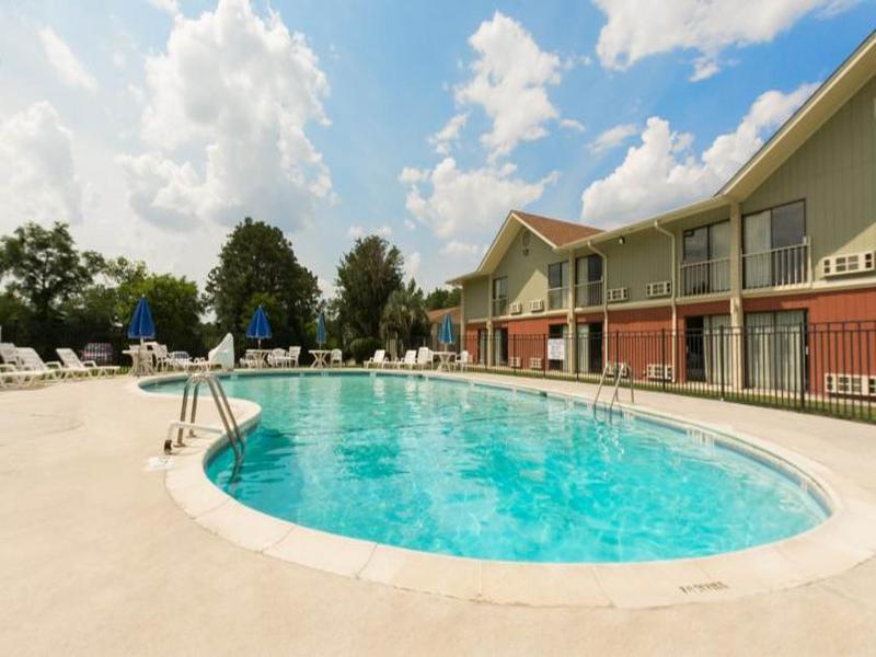 Howard Johnson By Wyndham Beaufort/Parris Island Bagian luar foto
