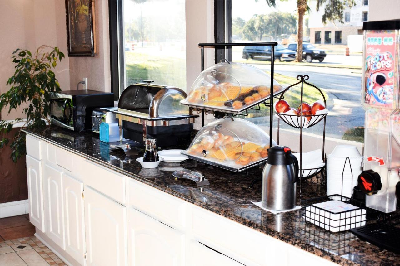 Howard Johnson By Wyndham Beaufort/Parris Island Bagian luar foto